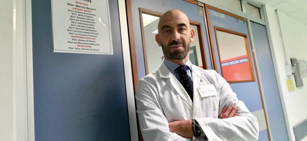 Minacce di morte e atti persecutori a Bassetti, 9 no vax perquisiti: c'è anche la Digos di Trento in azione